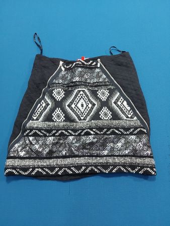 Derhy schwarzer Rock mit geometrischem Druck