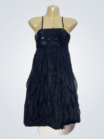 Schwarzes Pailletten- und Rüschenkleid