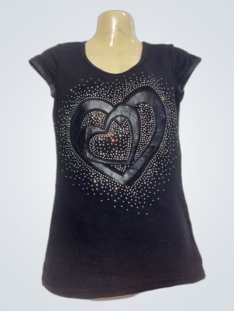 Schwarzes T-Shirt mit Herzmotiv und Reißverschluss