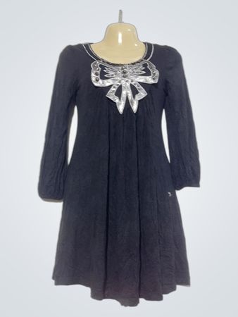 Christina schwarzes Kleid mit Schleifendetail