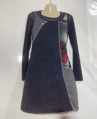 CICERO Schwarzes Kleid mit Netzärmeln und gestreiften Akzenten