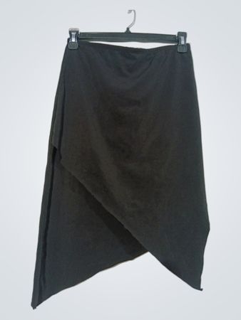 Schwarzer asymmetrischer Rock