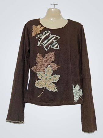 Braunes Langarmshirt mit Blatt-Applikationen