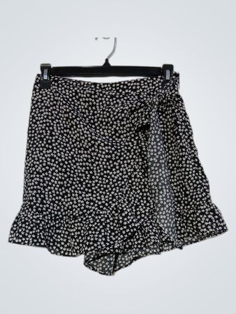 LOAVIES Schwarze Shorts mit Blumenmuster und Volants