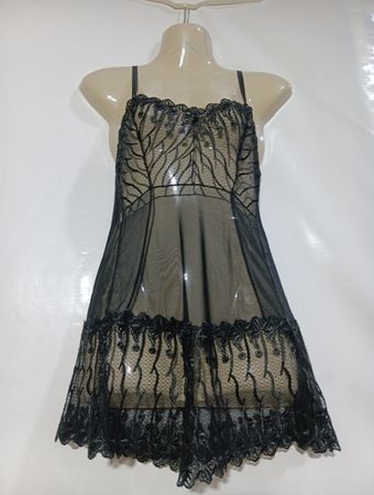 Schwarzes transparentes Babydoll mit Spitzensaum