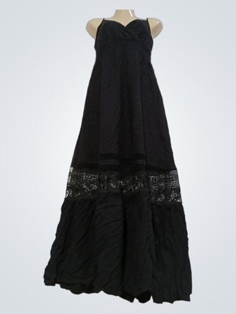 Schwarzes Maxikleid mit Spitzenbesatz