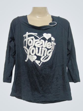 Dunkelgraues Langarmoberteil mit „Forever Young“-Herzgrafik