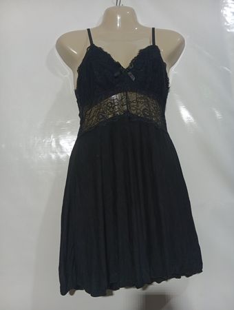 Schwarzes Spitzen-Camisole-Kleid