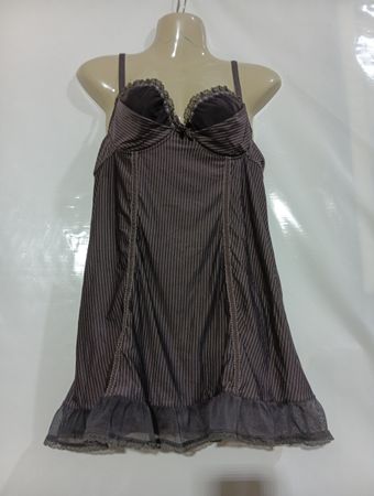 Gestreiftes Babydoll mit Spitzenbesatz