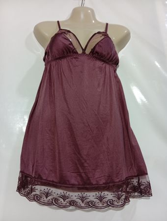 Lila Babydoll-Unterwäsche mit Spitzenbesatz