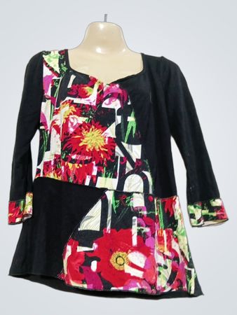 R.P. TAMARO Damen Schwarzes Oberteil mit Blumenmuster und langen Ärmeln