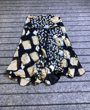 Skirt with abstract pattern