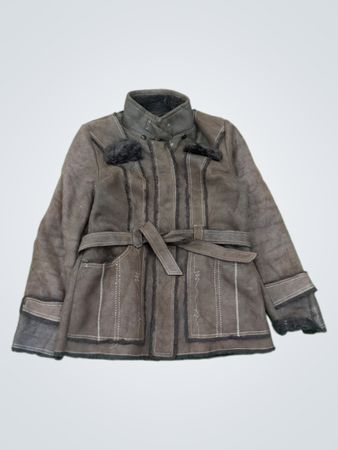 Jessica Brown Wildleder- und Pelzbesatzjacke