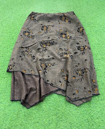 Brauner Blumenmuster asymmetrischer Rock