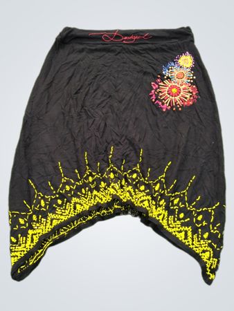Desigual Schwarzer Rock mit floralem und geometrischem Druck
