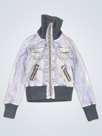Jaqueta Jeans com Gola Alta