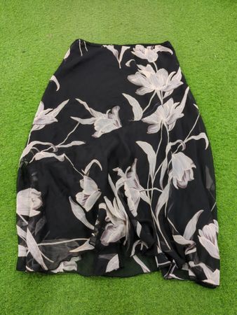 Jupe midi florale noire Metro Wear