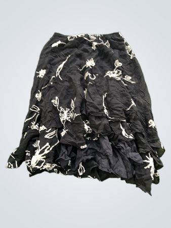 Lola P. Schwarzer Blumendruck Rüschenshirt