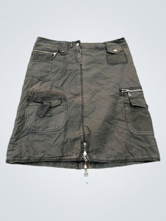 Schwarzer Cargo-Rock