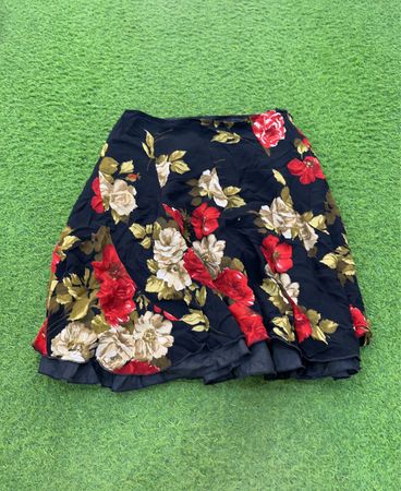 Edelex Women's Schwarzer Rock mit Blumenmuster und Rüschen, Größe 38