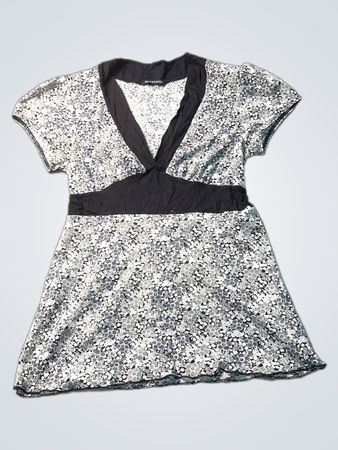 BLASTING Kleid mit Blumenmuster, V-Ausschnitt und Schnürbund