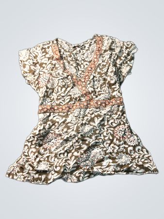 Braun-weißes Tunika-Oberteil mit Blumenmuster und pinker Paspelierung