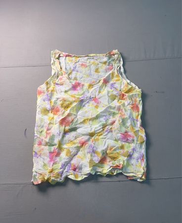 Ärmelloses Top mit Blumenmuster