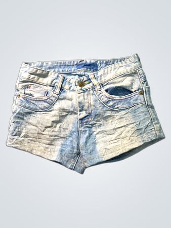 Hellblaue Jeansshorts