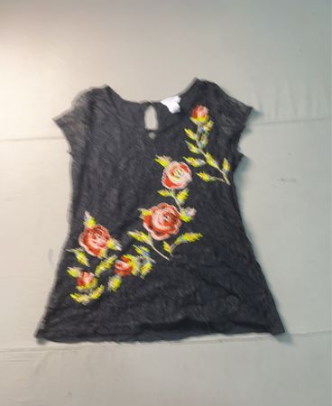 Candie's Schwarzes, mit Blumen besticktes, transparentes Oberteil