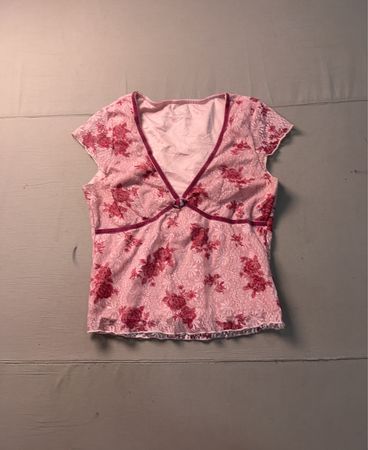 Oberteil mit rosa Blumenmuster