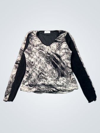 SOLO ITALY Damenshirt mit V-Ausschnitt und langen Ärmeln, abstraktem Muster