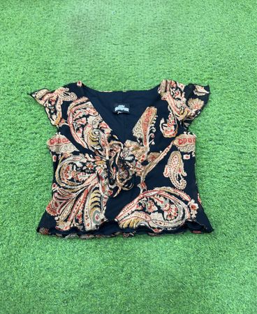 Jodi Kristopher Paisley Print Oberteil mit Knoten vorne