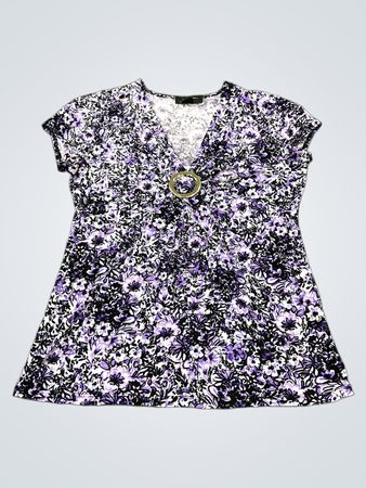 Josephine Damen V-Ausschnitt-Oberteil in Lila mit Blumenmuster und Ringdetail
