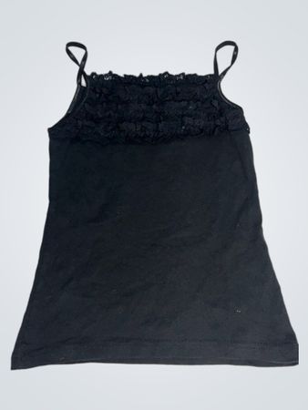 Schwarzes Top mit Spitzenbesatz