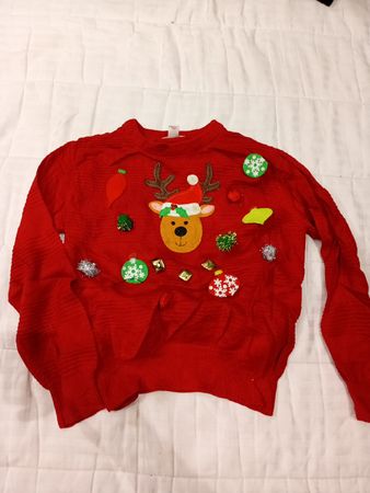 Roter Rentier-Weihnachtspullover