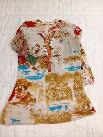 Blusa transparente impresa