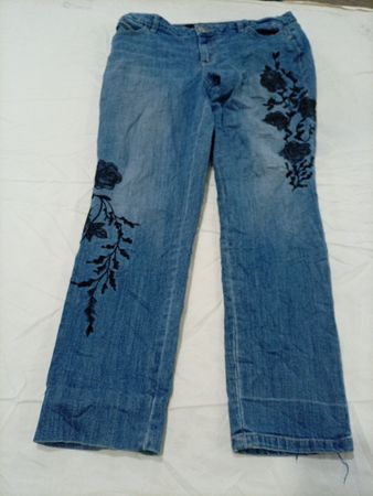 Simply Vera Wang Embroidered Straight Leg Jeans
