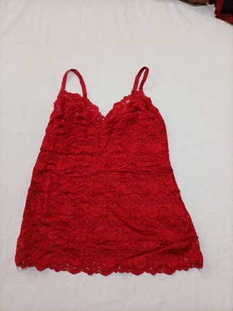 Chemisier en dentelle rouge