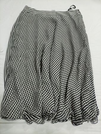 Jupon rayé noir et blanc