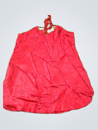 Top à halter en satin rouge