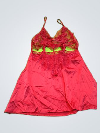 Chemise en dentelle rouge