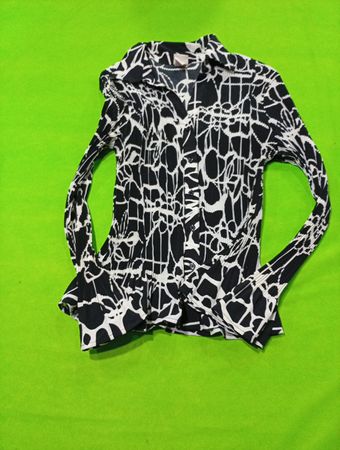 Covington Petite Black and White Floral Blouse