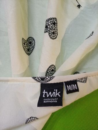 Twik Blouse with Heart and Key Pattern