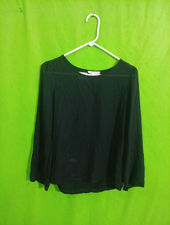 Tea u rose Black Long-Sleeve Top
