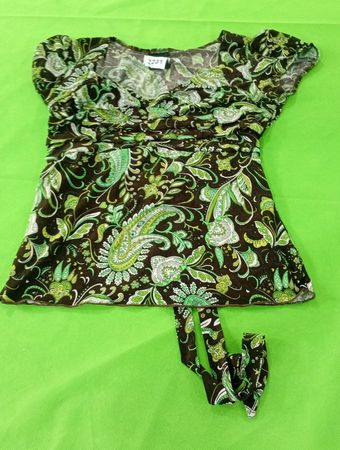 Blouse with Green Paisley Pattern