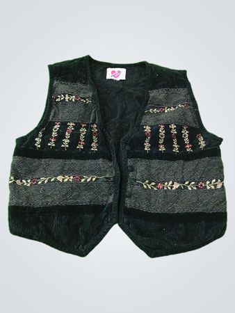 Keren Hart Vest