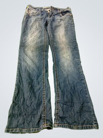 Embroidered Pocket Flared Jeans
