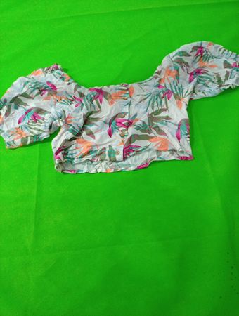 Floral Off-Shoulder Crop Top