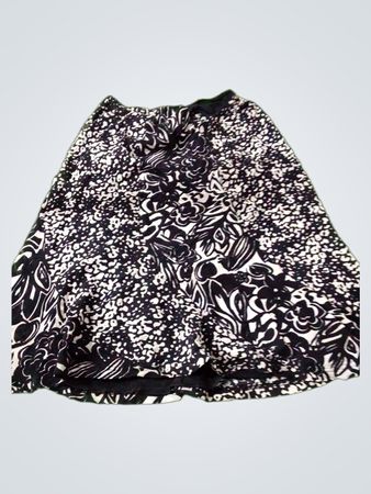 Black and white floral print skirt