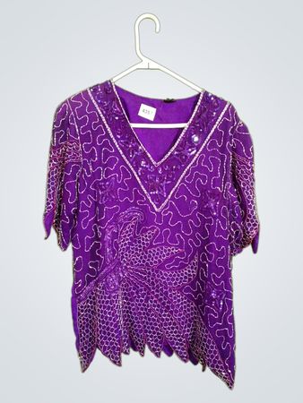 Lila Perlenbluse